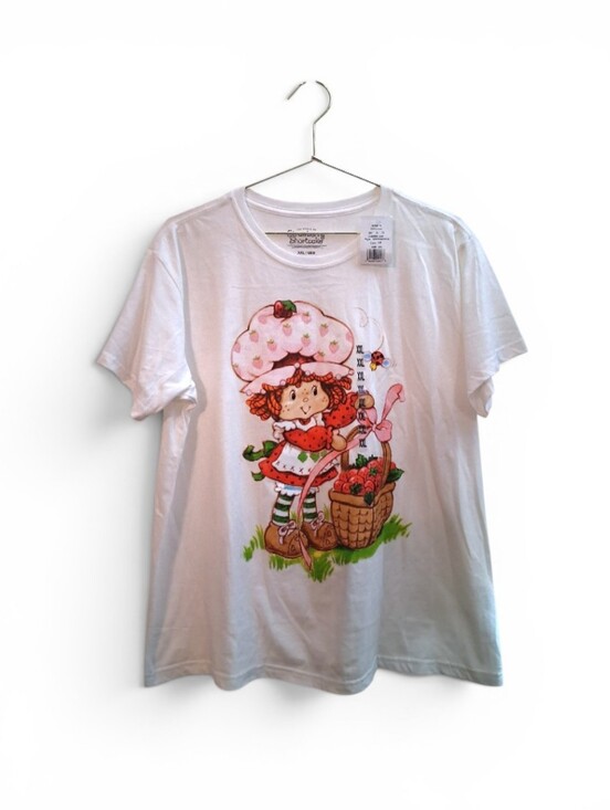 Other - Juniors' Strawberry Shortcake XXL Graphic T-shirt